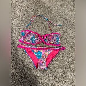Victoria’s Secret Swim. Floral bikini. Large top, small bottom
